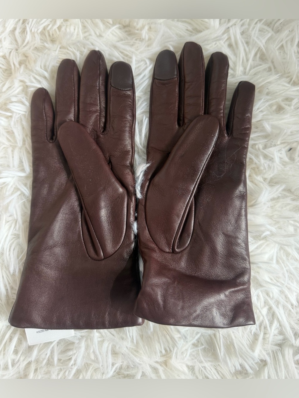 Aritzia Renown Leather Gloves - Picture 3 of 9